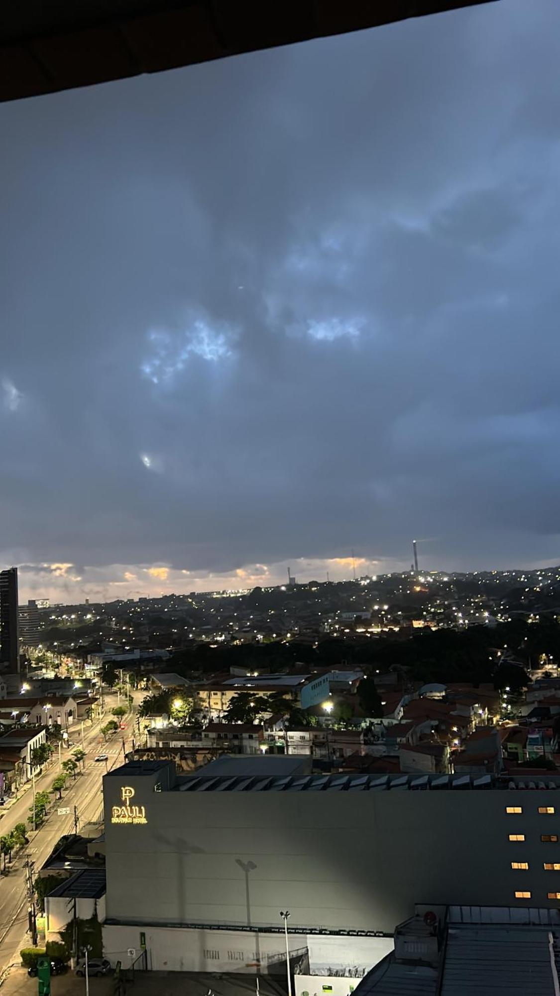 Apartamento De 2 Quartos Em Pertinho Da Beira Mar Fortaleza (Ceara)